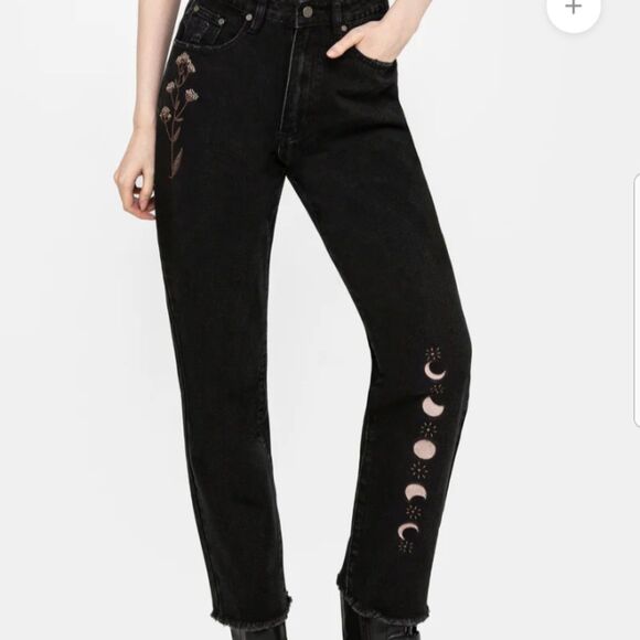 NWT Disturbia Griffinly Moon Embroidered Distressed Mom Jeans Black Size 38 - Picture 1 of 9